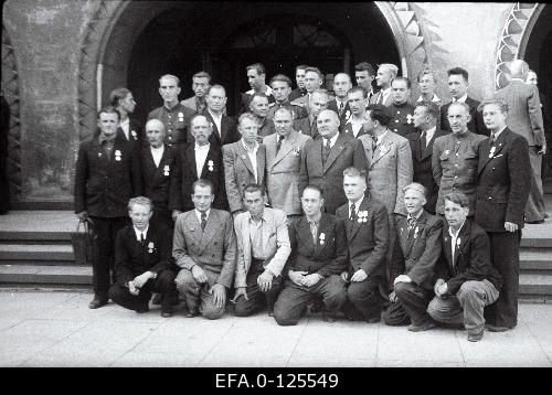 Autasustamine 1946b.jpg