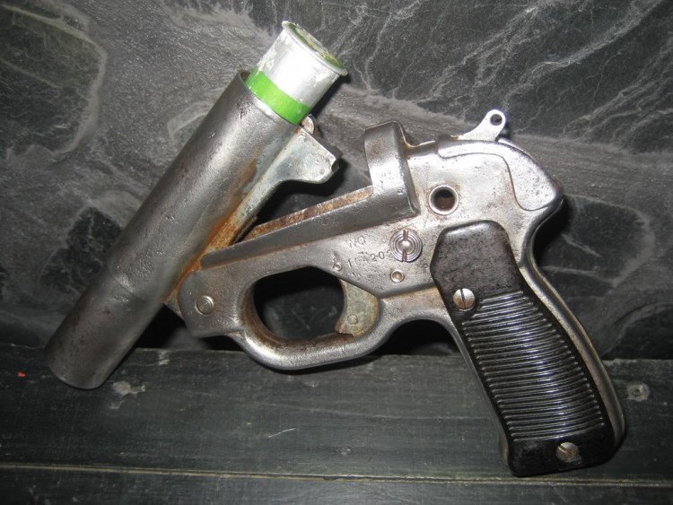 Leuchtpistole42.jpg