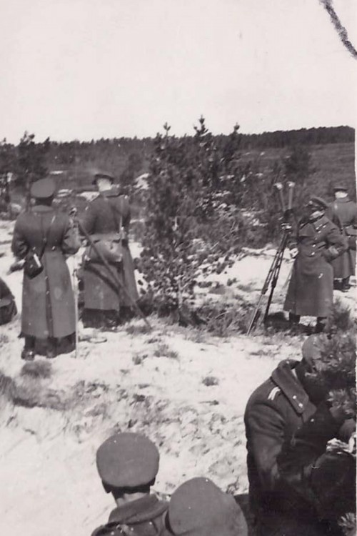 sama seeria Sõjakooli aeg Tondil, Jägala poligonil tule juhtimine.jpg