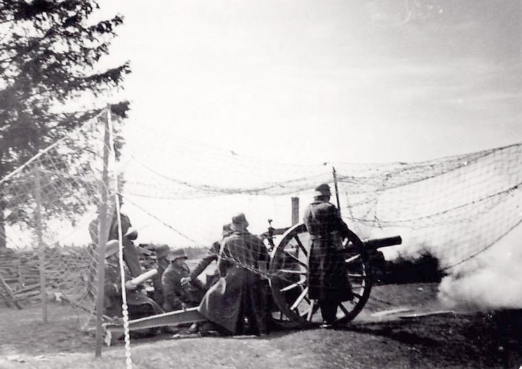 sama seeria, Sõjakooli taktikalistel õppustel motoriseeritud üksustega mais 1940.jpg