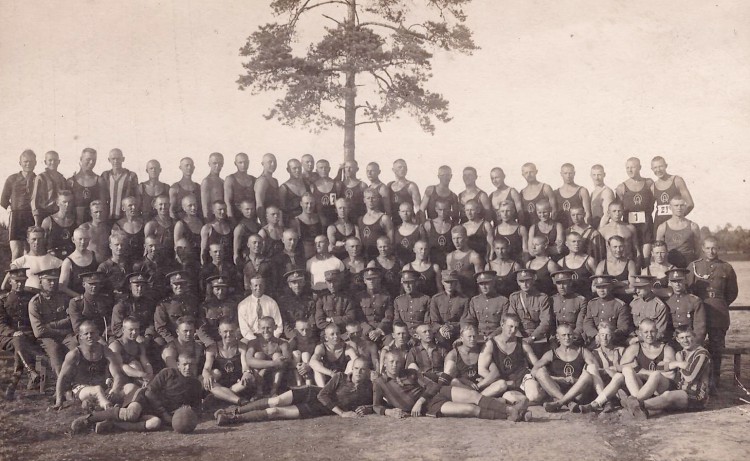EW sõjakooli spordivõistkond kooli aastapäeval 1926 a.jpg