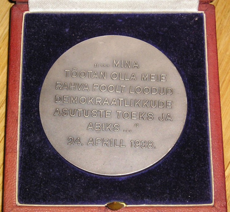 Presidendi medali revers.JPG