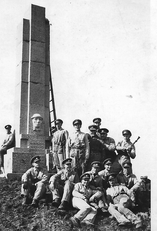 Kehra monumendi juures
