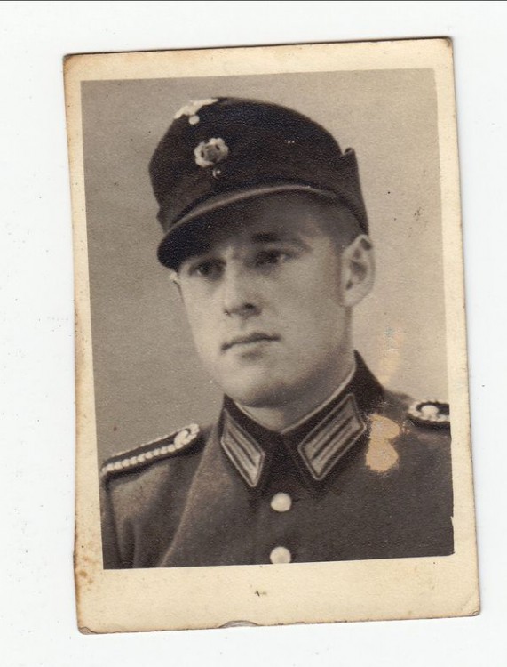 Oskar Tallinast 02.1944.jpg