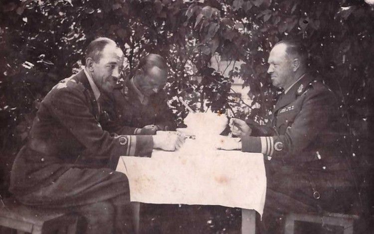 1940 majorid ja kolonel.jpg