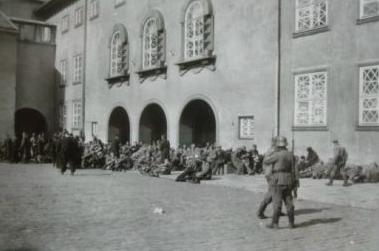 hauptplatz.JPG