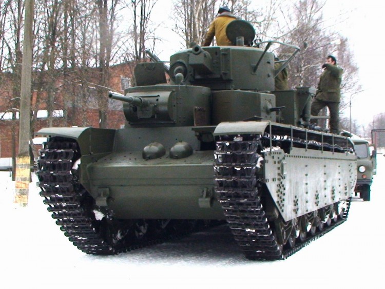 five-turret-soviet-tank-5.jpg