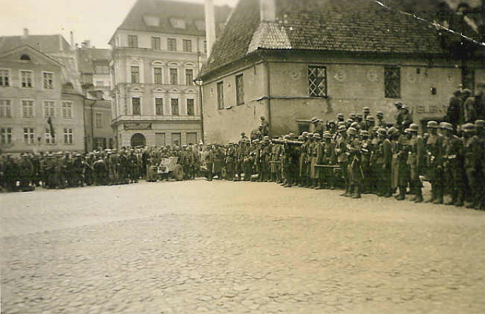 R1.jpg