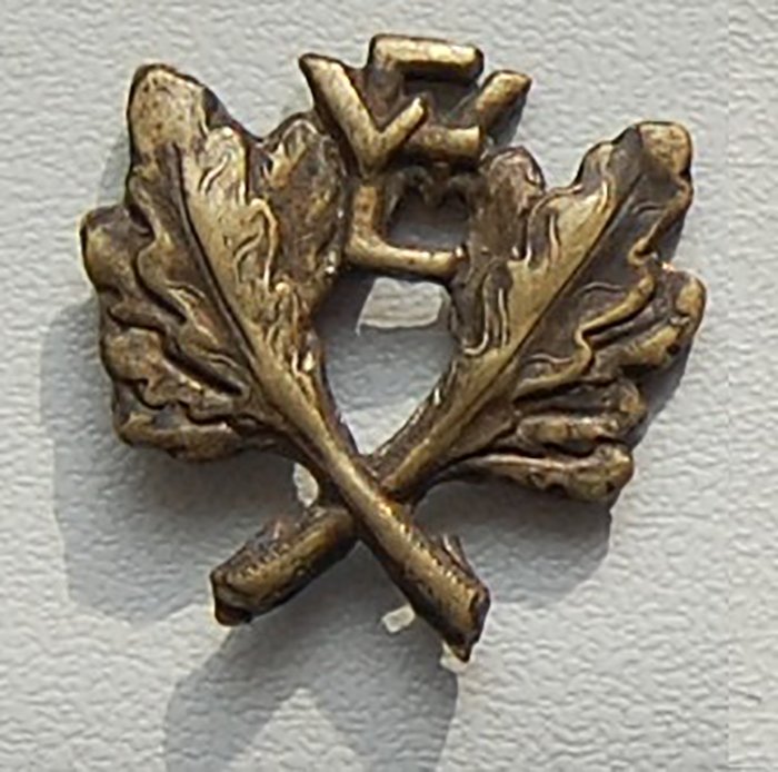 1924 Kardioru pargivahtide vormimütsi märk.JPG