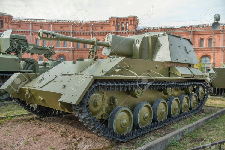 53699314-rusia-san-petersburgo-julio-8-76-mm-cañón-autopropulsado-su-76m-1943-peso-kg-instalación-10500-proyectiles.jpg
