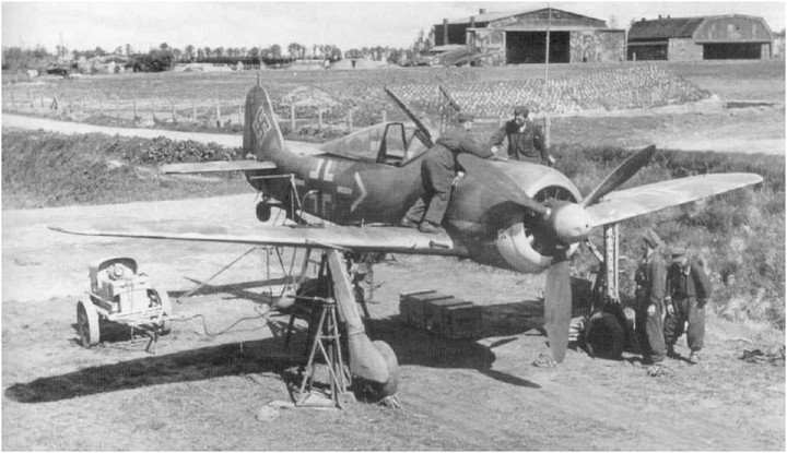 tartu43RaadiF-W190A-4.jpg