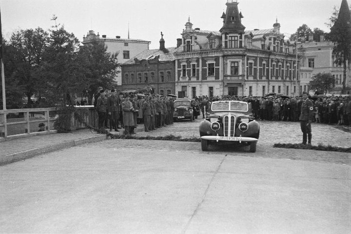 tartu43Vabadusesillataasavamine.jpg