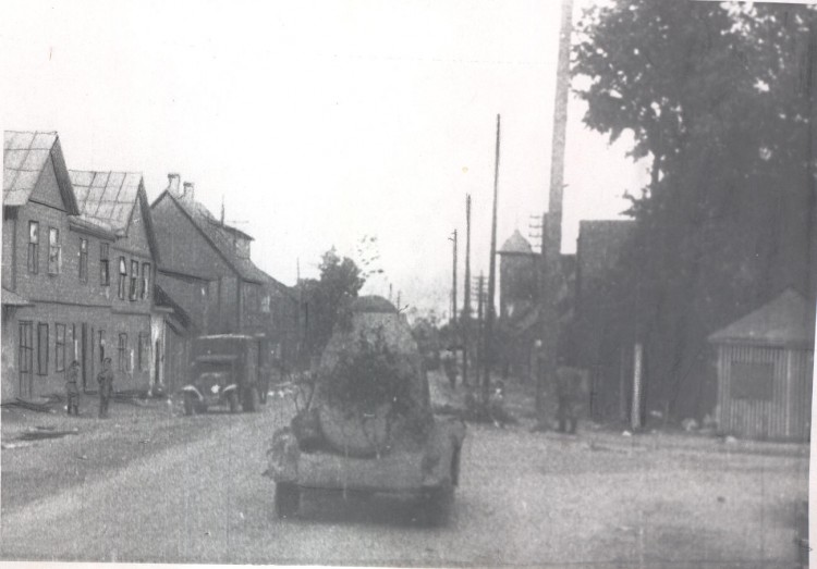 Foto. Võru vabastamine 1944.a. augustis. Punaarmee linna tulek..jpg
