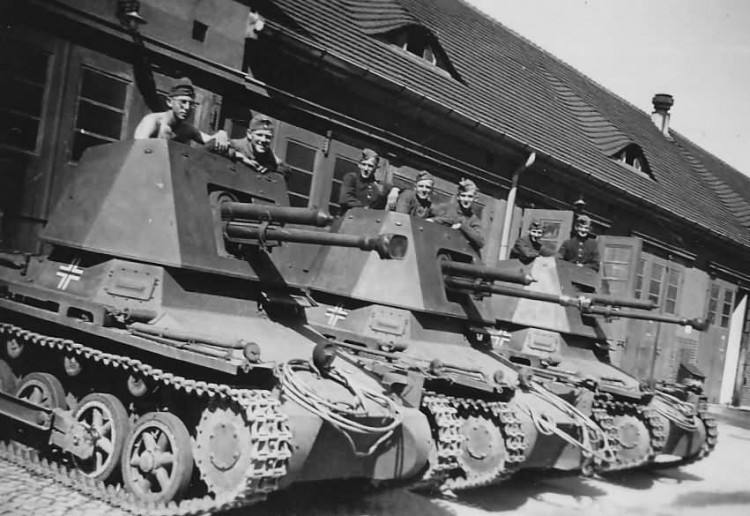 Panzerjager_I_german_tank_destroyers.jpg