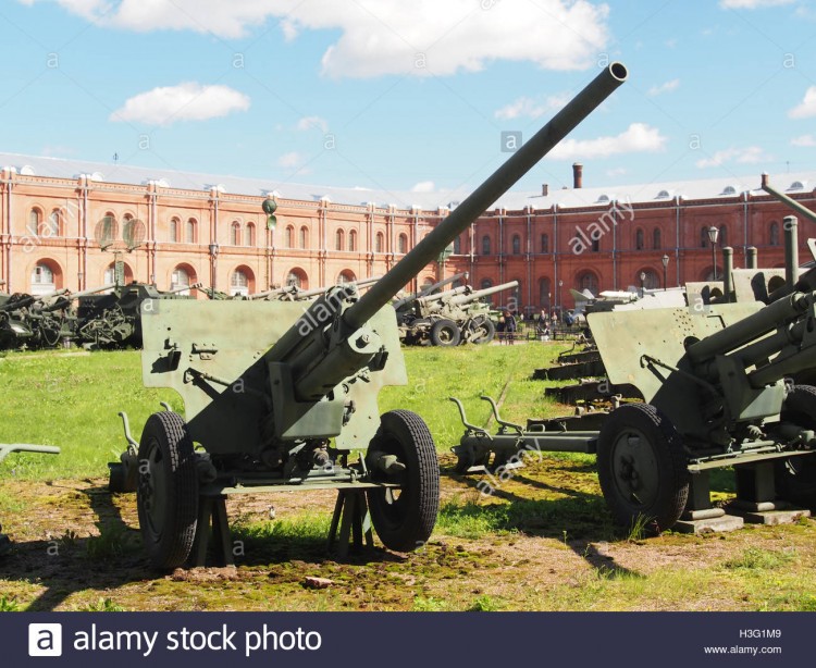 57-mm-anti-tank-gun-m1943-zis-2-pic2-H3G1M9.jpg