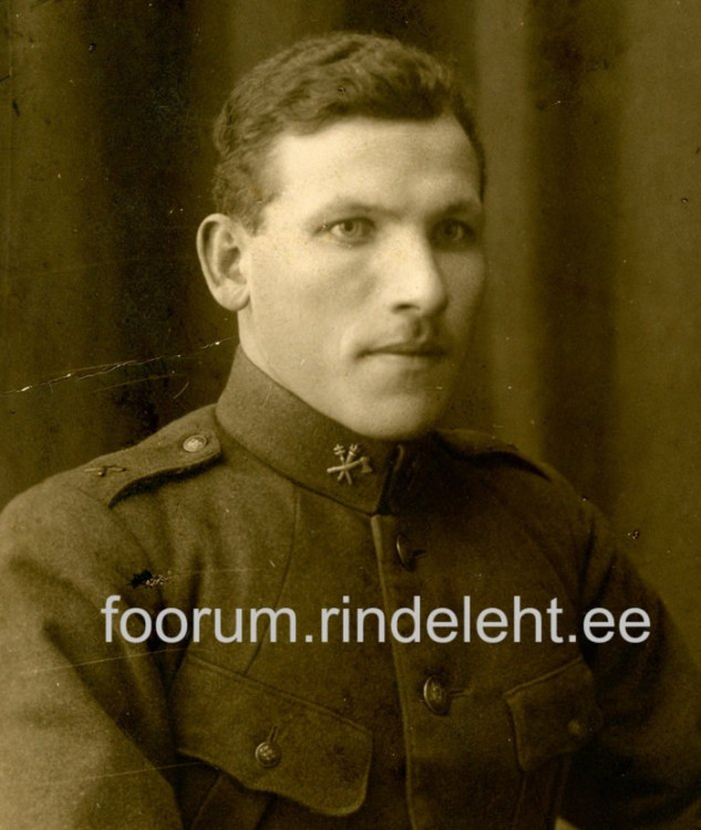 M24 Inseneriväe tunnusmärk fotol.jpg